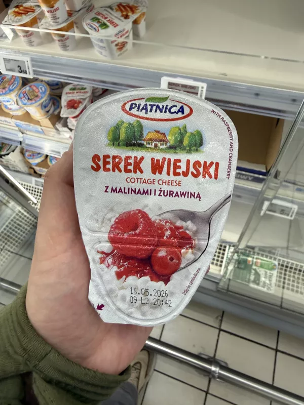 Piątnica Serek wiejski z malinami i żurawiną | 150g