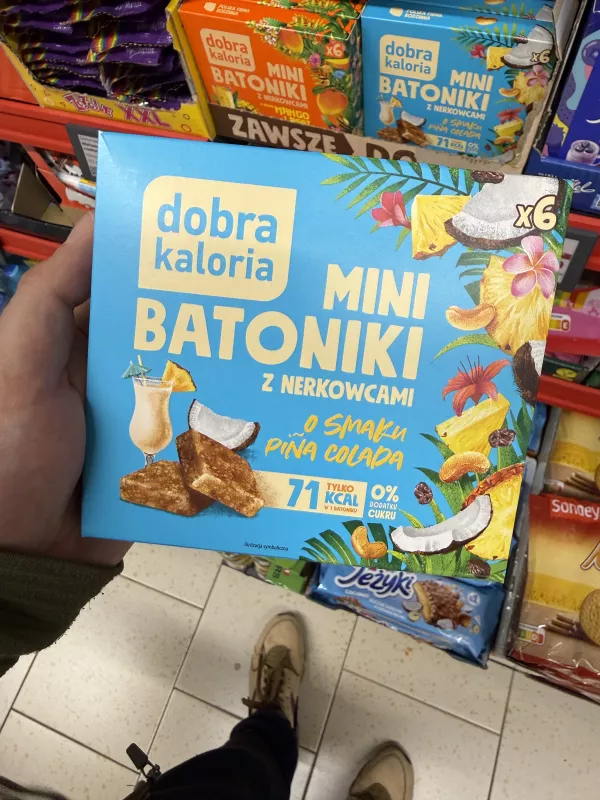 Dobra Kaloria Mini batoniki z nerkowcami o smaku piña colada | 102g