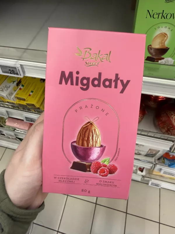Bakal Sweet Migdały prażone w czekoladzie mlecznej o smaku malinowym | 80g