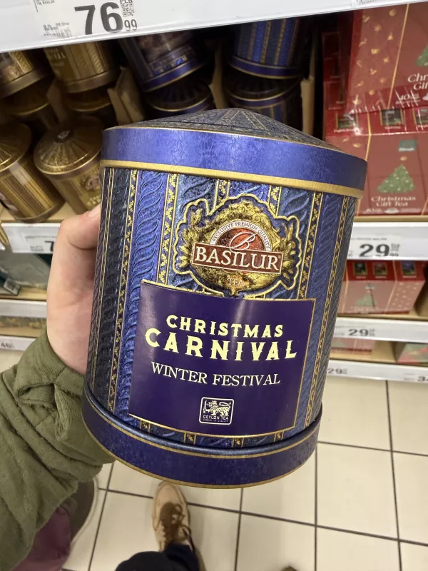 Basilur Christmas Carnival Winter Festival herbata czarna liściasta z ananasem, chabrem i aromatem jeżyny | 75g