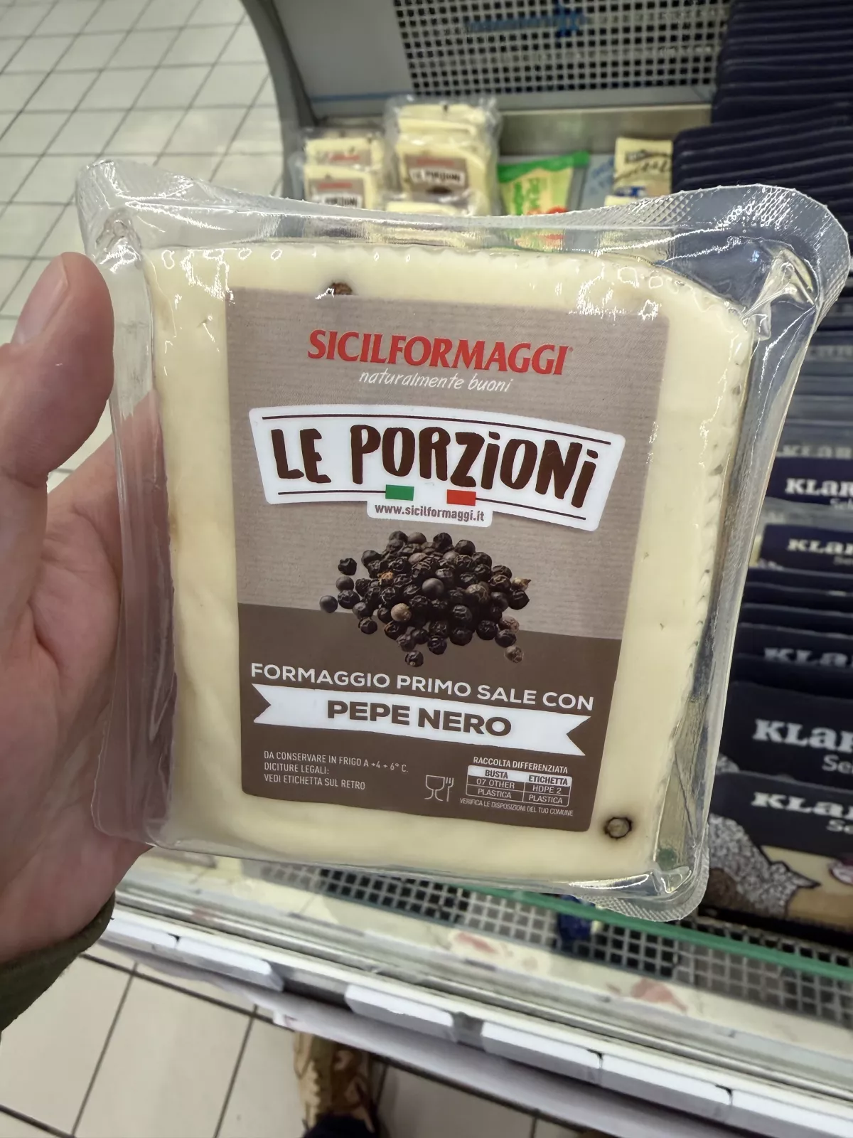 Sicilformaggi Le Porzioni Formaggio Primo Sale con pepe nero / Ser primo sale z pieprzem | 200g
