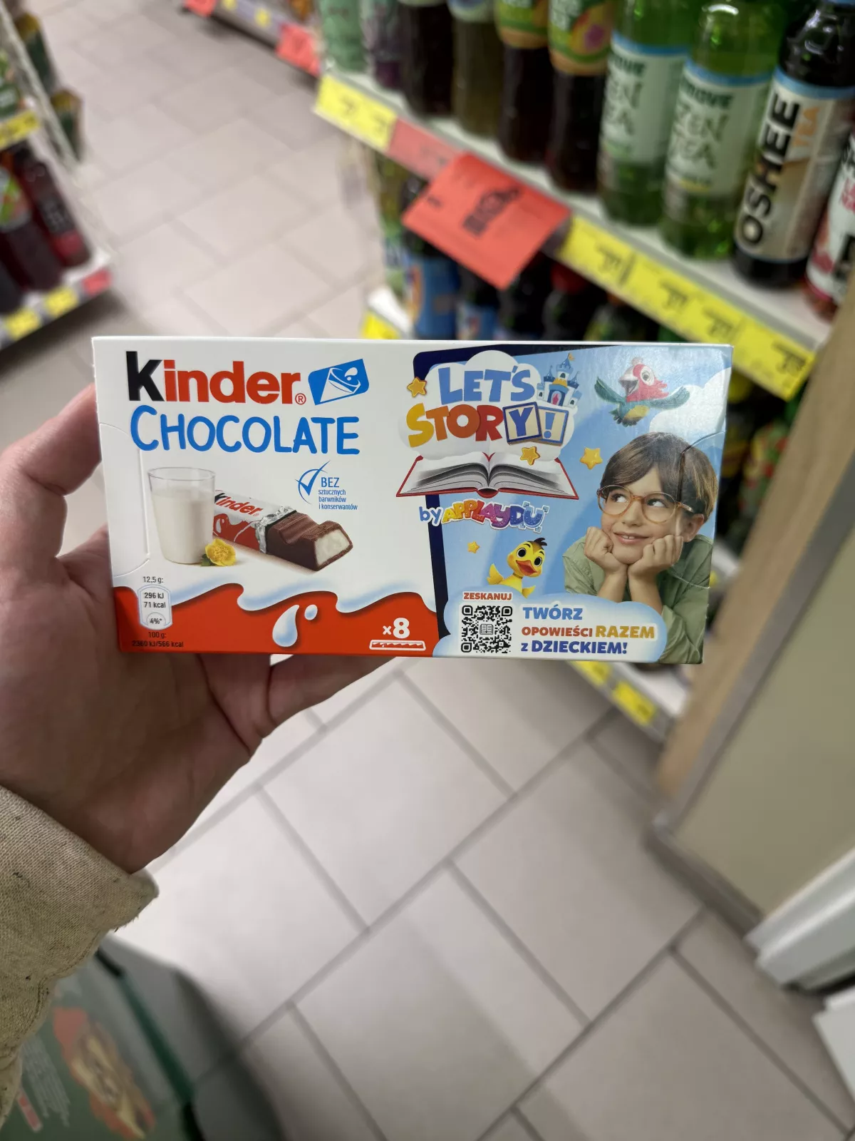 Kinder Chocolate Let’s Story! by Applaydu 8 batoników (chłopiec w okularach) | 100g
