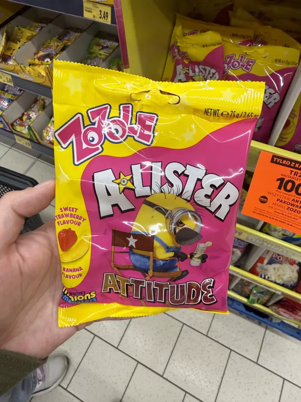 Zozole A-Lister Attitude żelki o smaku truskawkowym i bananowym Minions & Monsters | 75g