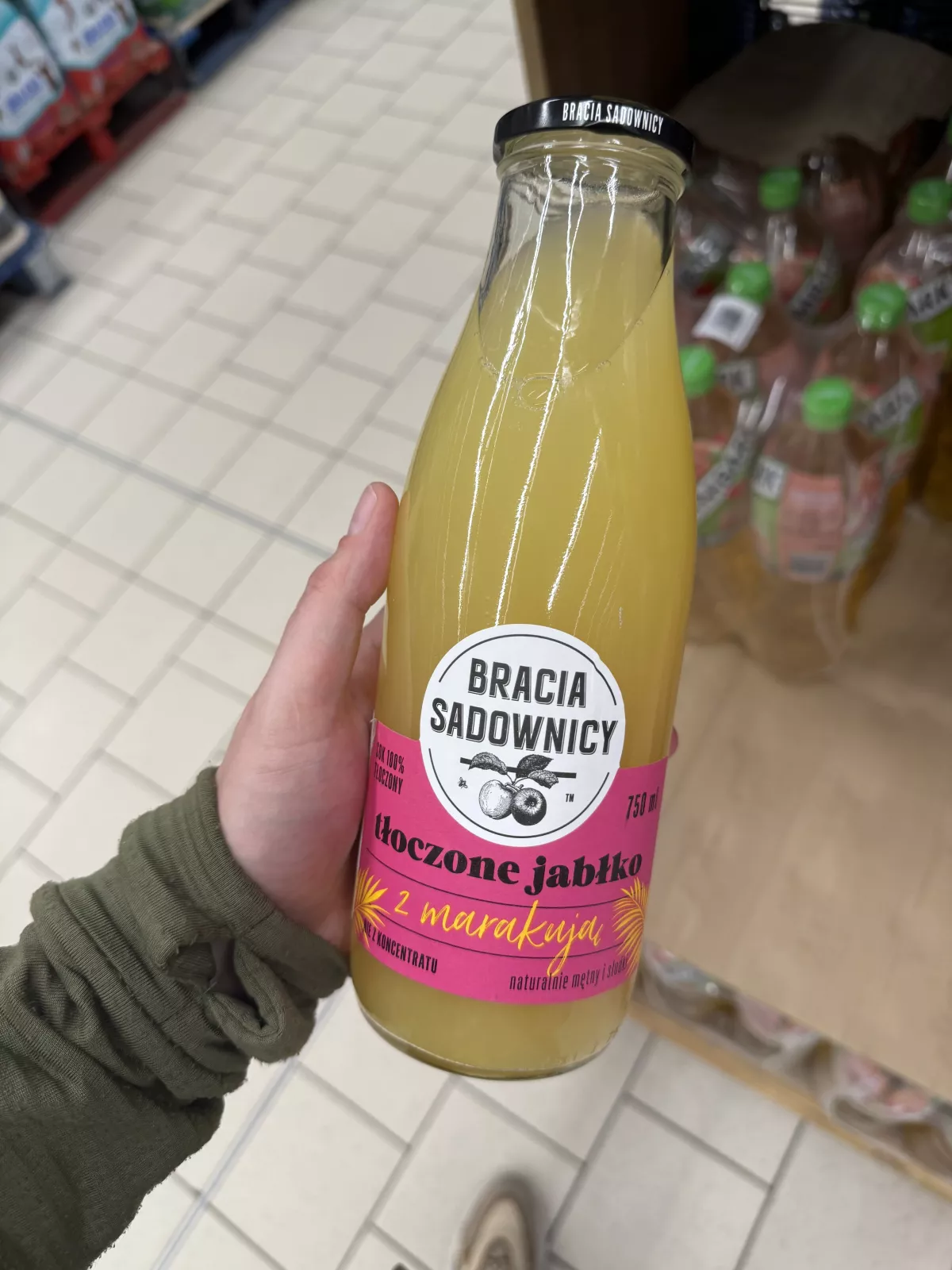 Bracia Sadownicy Tłoczone jabłko z marakują | 750ml