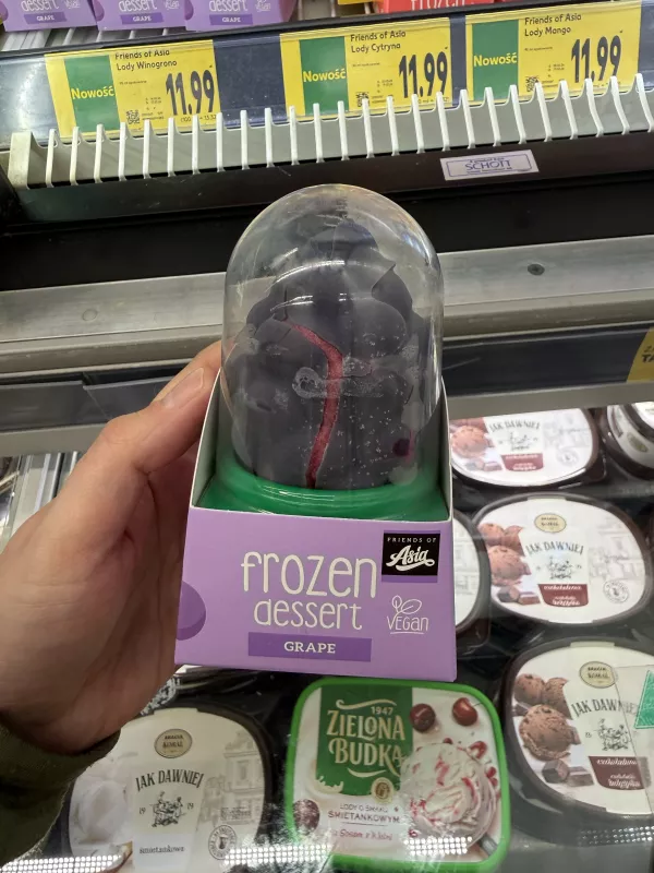 Friends of Asia Frozen Dessert Grape / Sorbet o smaku czerwonego winogrona w polewie tłuszczowej | 75g / 90ml