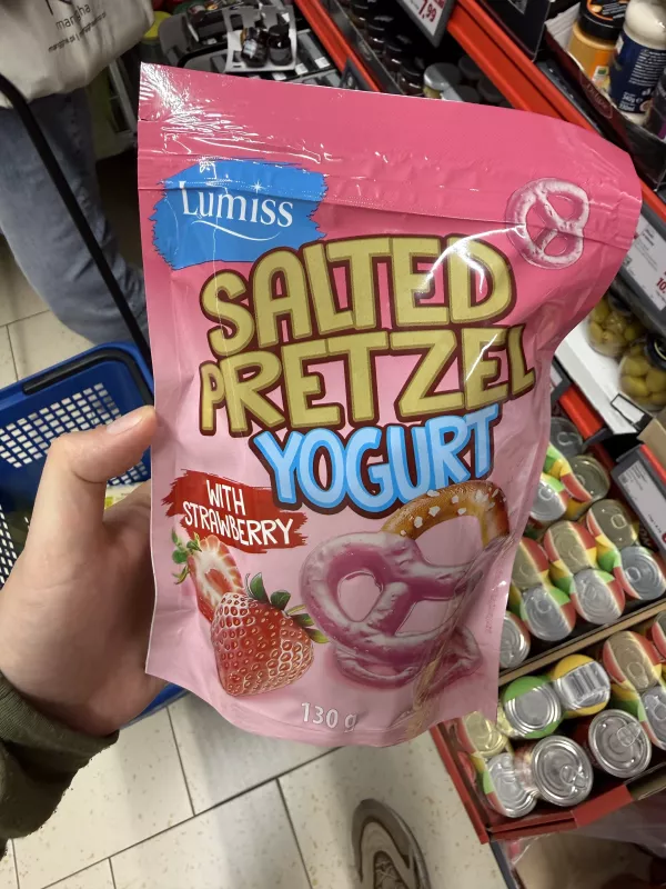 Lumiss Salted Pretzel Yogurt with Strawberry | 130g