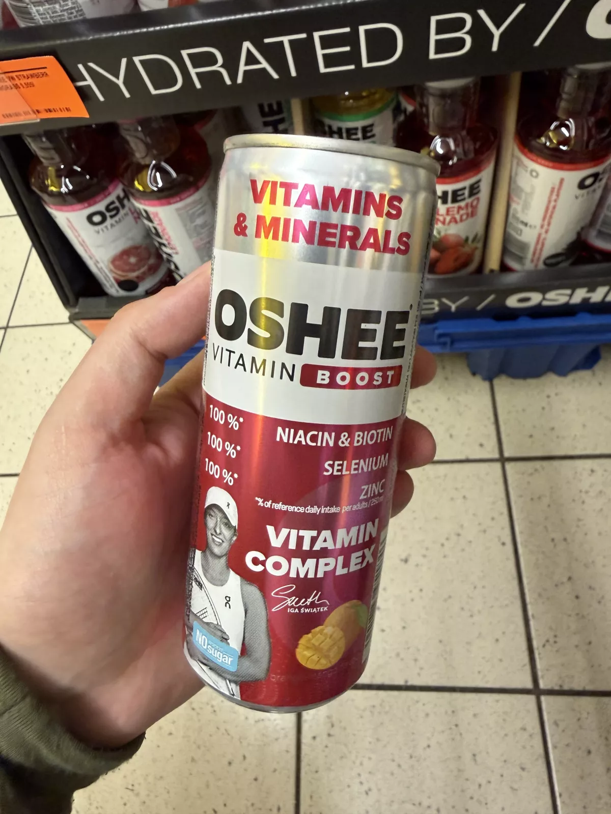 Oshee Vitamin Boost Vitamin Complex pomarańcza-mango Iga Świątek | 250ml