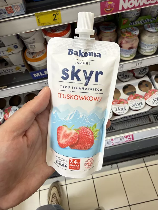 Bakoma Skyr jogurt typu islandzkiego truskawkowy | 120g