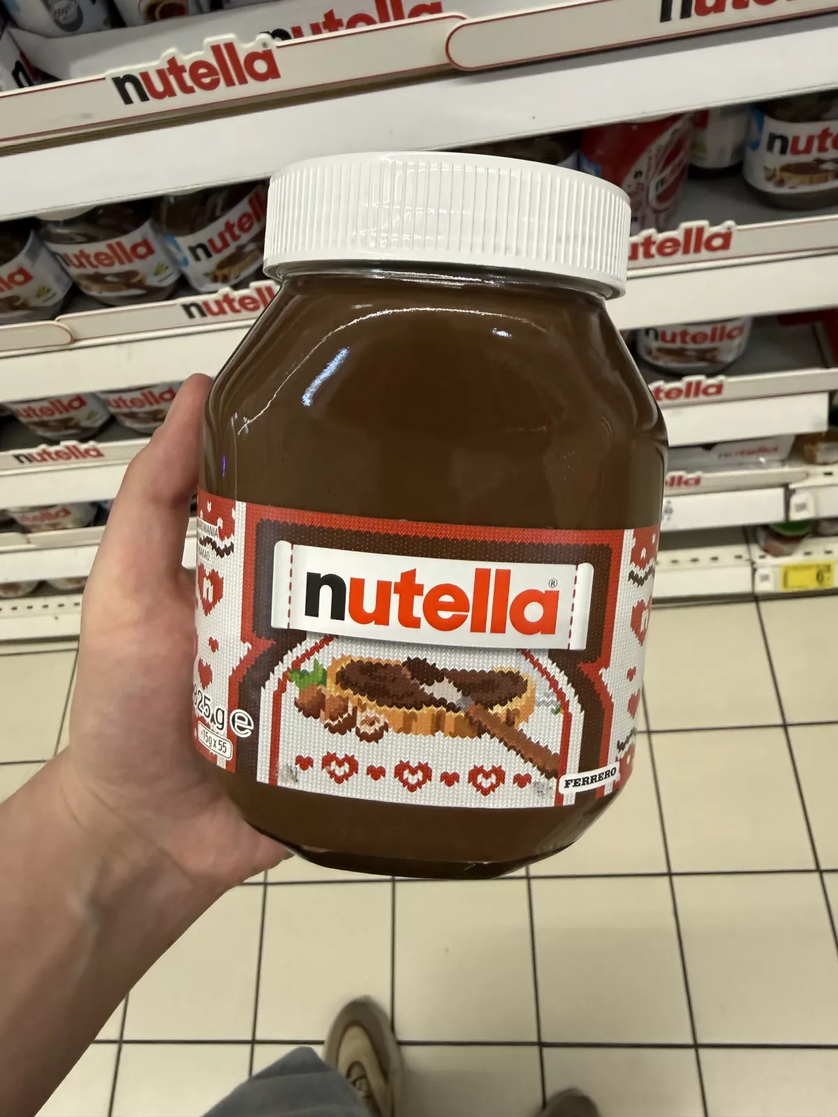 Nutella krem do smarowania z orzechami laskowymi i kakao (edycja świąteczna) | 825g