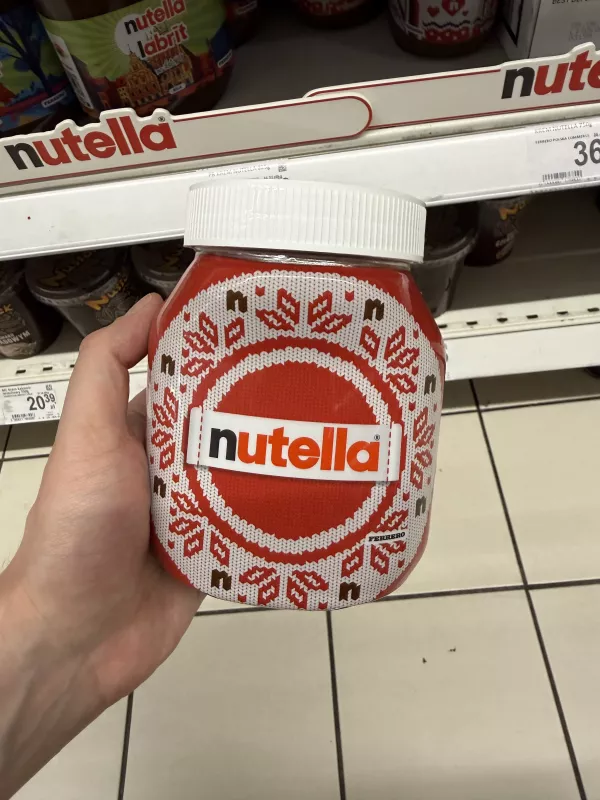 Nutella krem do smarowania z orzechami laskowymi i kakao (edycja świąteczna, sweter z czerwonym kołem) | 600g