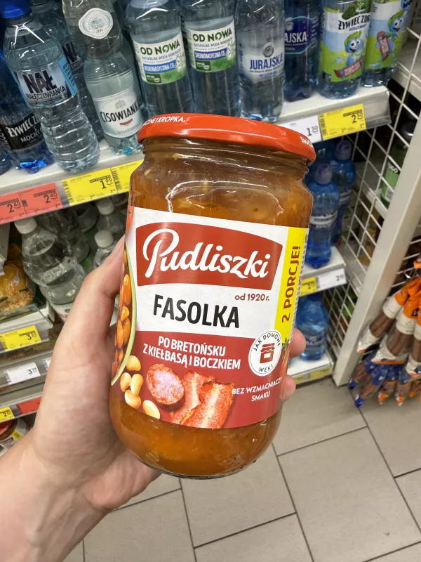 Pudliszki Fasolka po bretońsku z kiełbasą i boczkiem | 610g