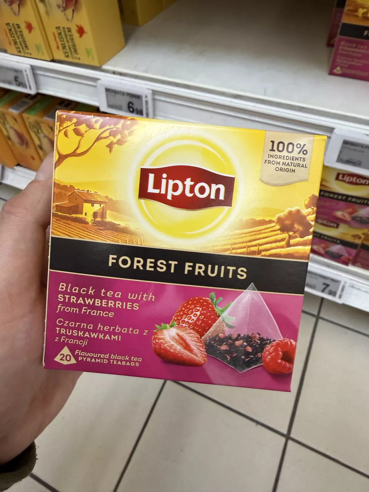Lipton Forest Fruits herbata czarna aromatyzowana z truskawkami 20 torebek | 30g