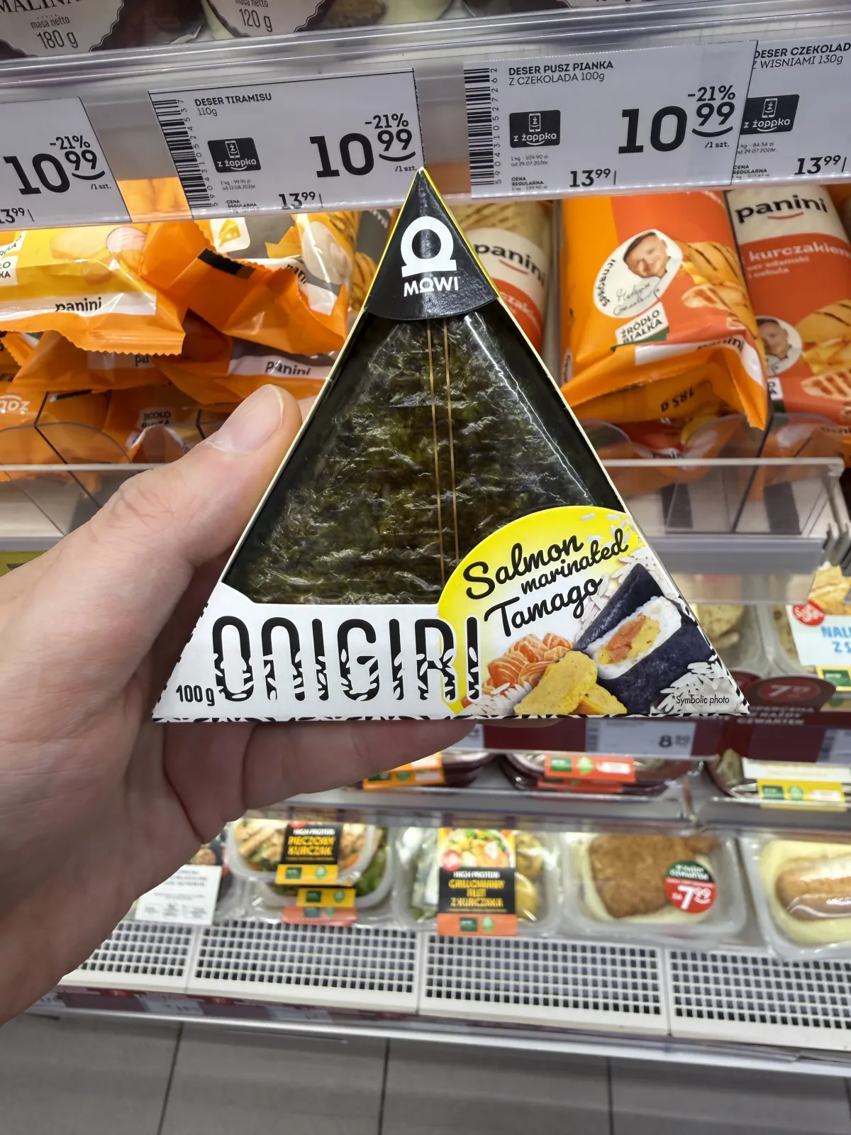 Mowi Onigiri Salmon Marinated Tamago | 100g