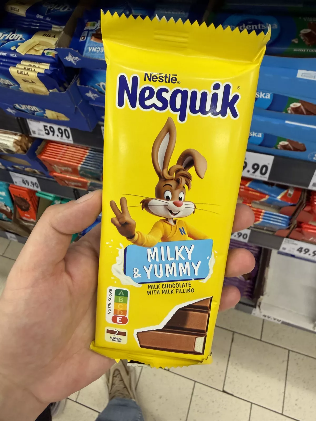 Nesquik Milky & Yummy czekolada mleczna z mlecznym nadzieniem | 100g