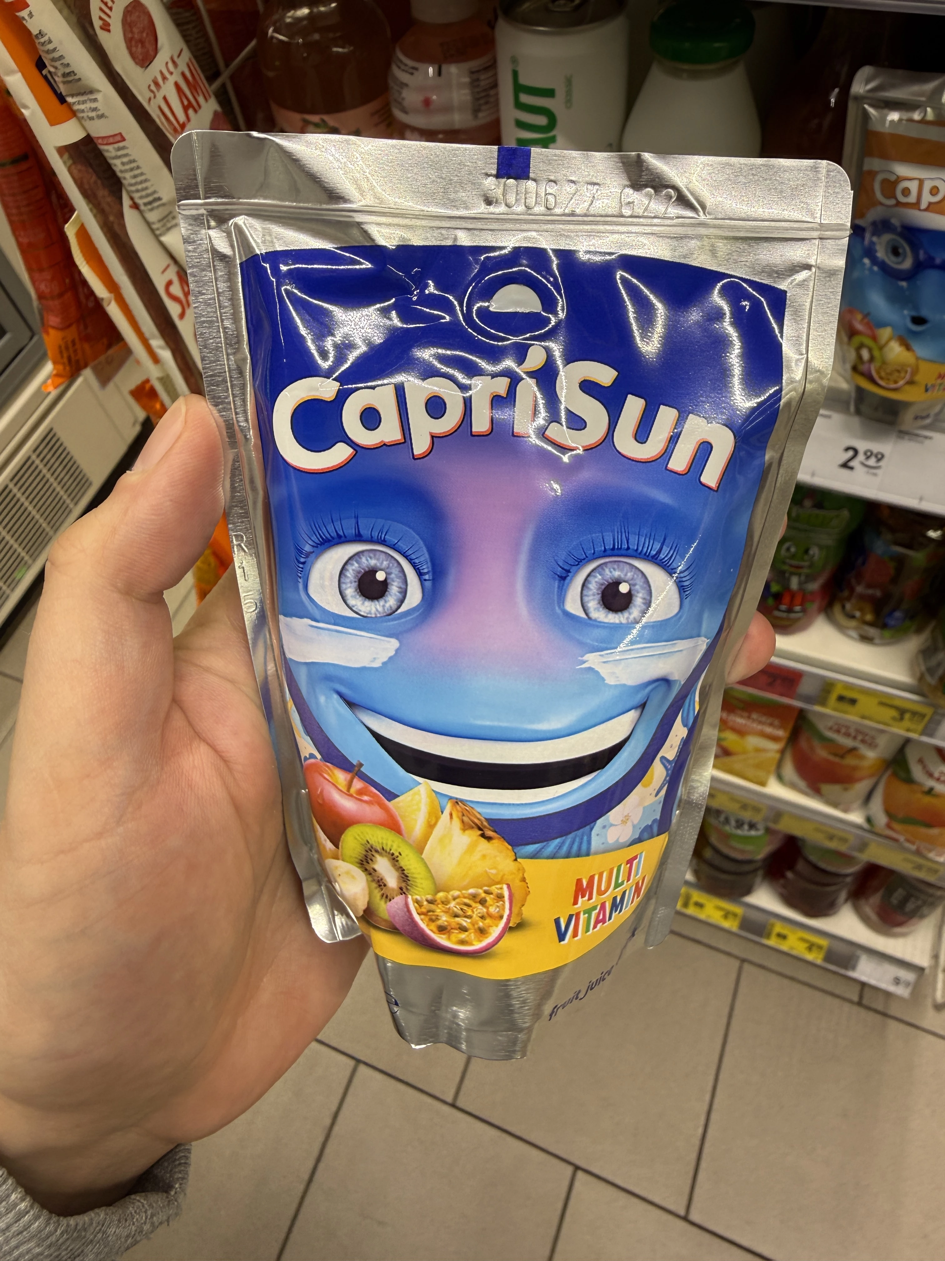 Capri-Sun Multivitamin (białe kreski na policzkach) | 200ml