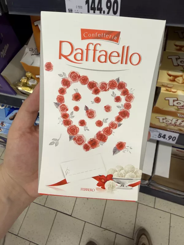 Raffaello T8 serce z róż | 80g