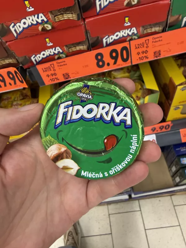 Fidorka Mléčná s oříškovou náplní / Fidorka mleczna z nadzieniem orzechowym (uśmiech) | 30g