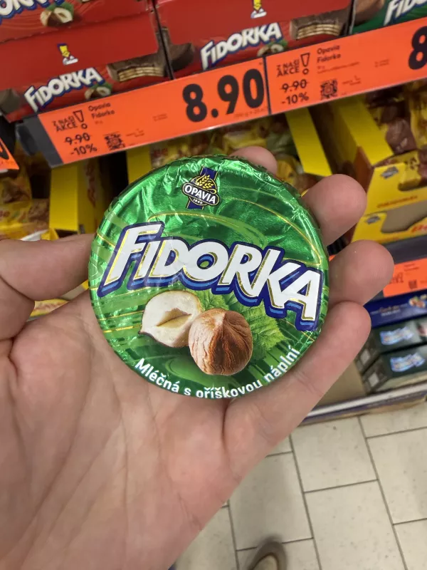 Fidorka Mléčná s oříškovou náplní / Fidorka mleczna z nadzieniem orzechowym (orzechy laskowe) | 30g