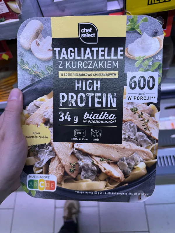 Chef Select Tagliatelle z kurczakiem w sosie pieczarkowo-śmietankowym High Protein | 400g