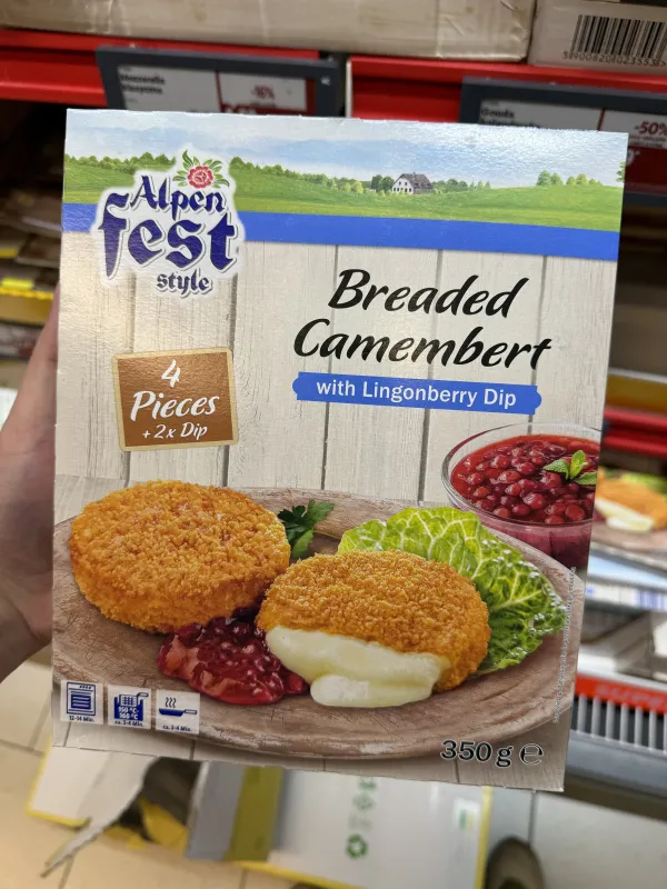 Alpenfest Style Breaded Camembert with Lingonberry Dip / Camembert panierowany z sosem żurawinowym | 350g