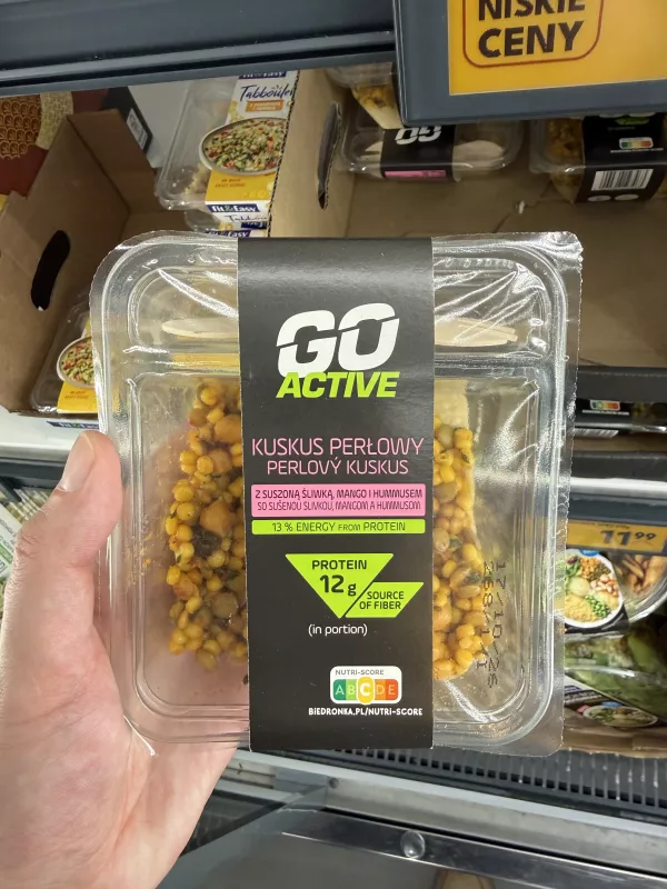 Go Active Kuskus perłowy z suszoną śliwką, mango i hummusem | 220g