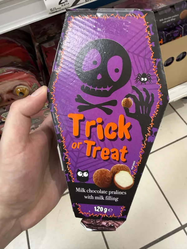 Baron Trick or Treat praliny z nadzieniem mlecznym (trumna) | 120g
