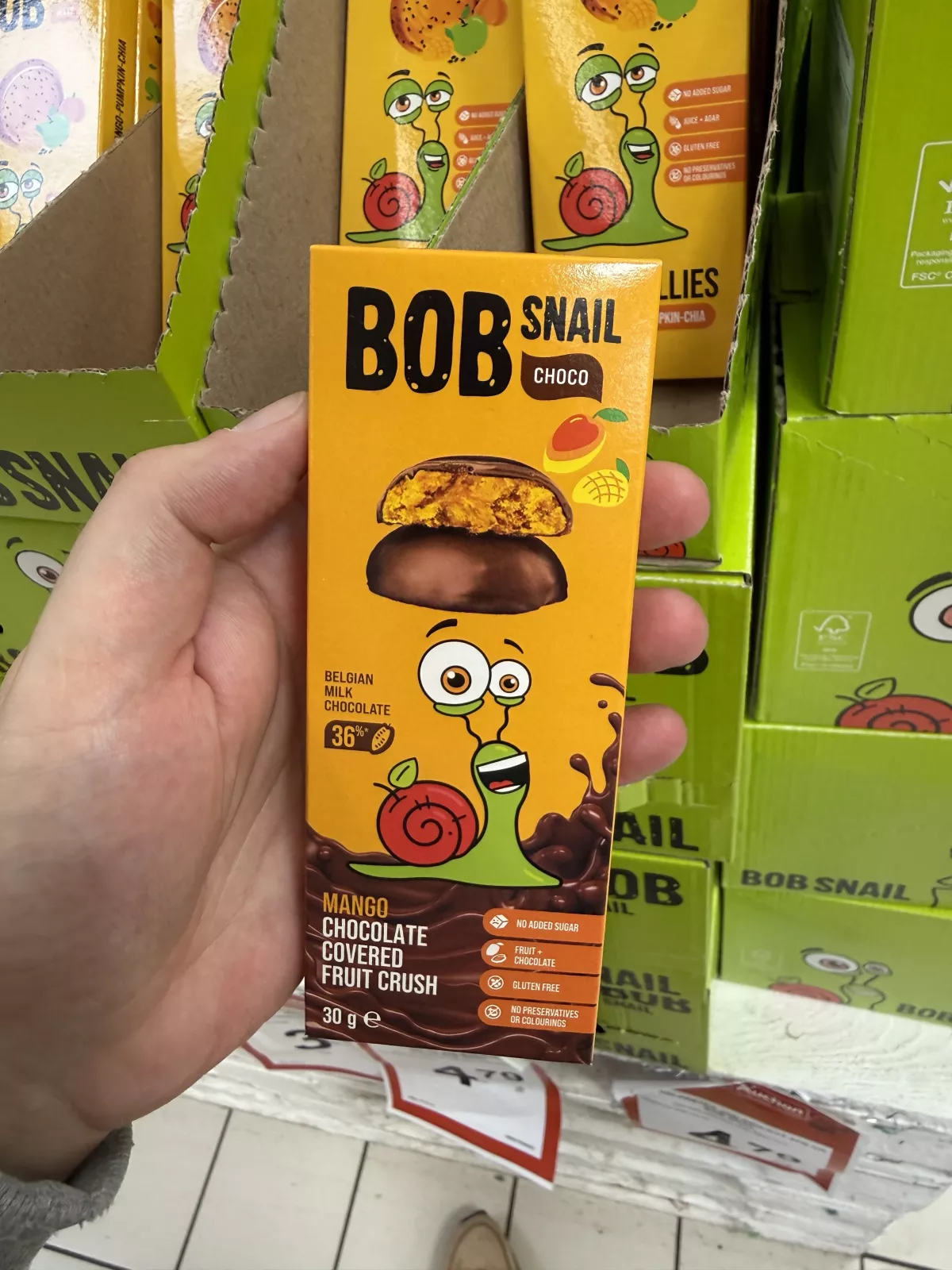 Bob Snail Choco Mango Chocolate Covered Fruit Crush / Przekąski mango w mlecznej belgijskiej czekoladzie | 30g
