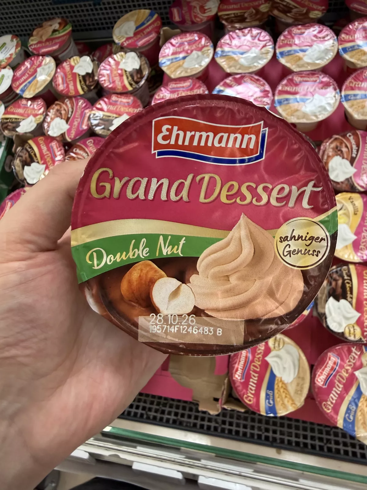 Ehrmann Grand Dessert Double Nut / Deser mleczny o smaku orzechowym z bitą śmietanką o smaku orzechowym | 190g