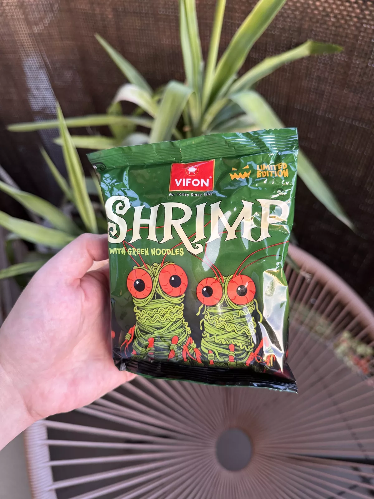 Vifon Shrimp with Green Noodles zupa błyskawiczna o smaku krewetkowym z chili | 70g