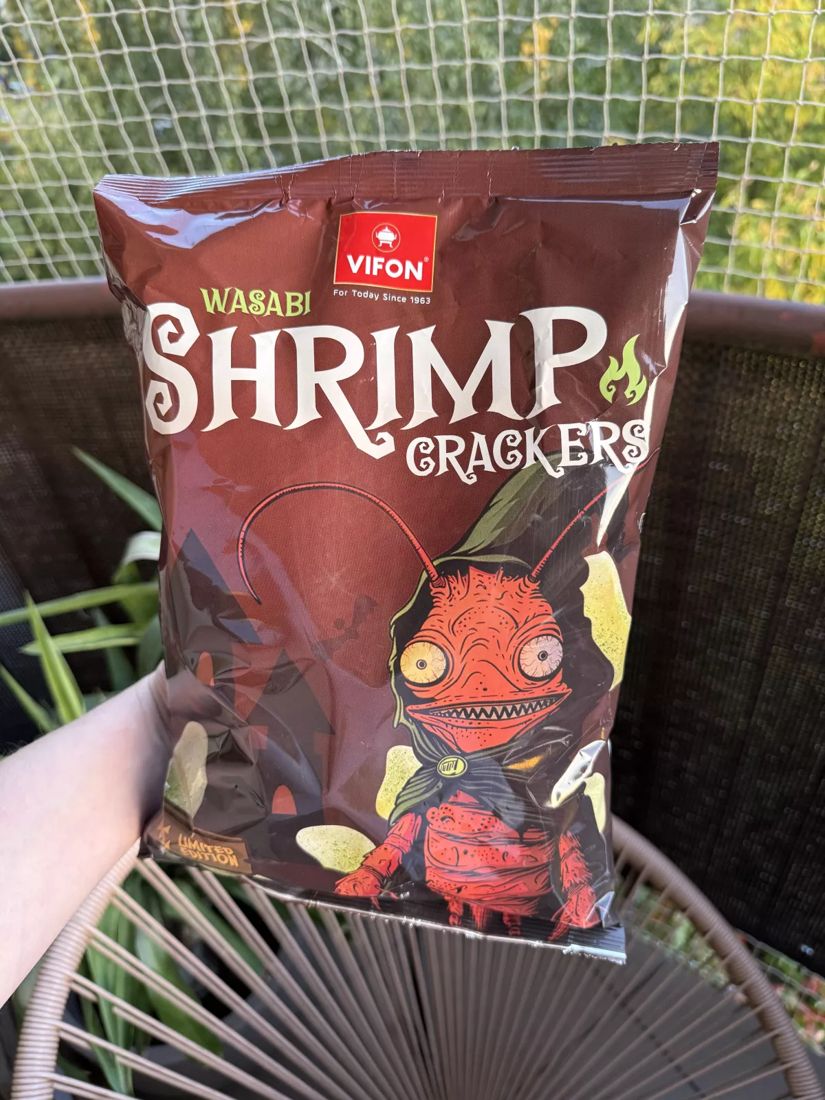 Vifon Wasabi Shrimp Crackers prażynki krewetkowe o smaku wasabi | 100g
