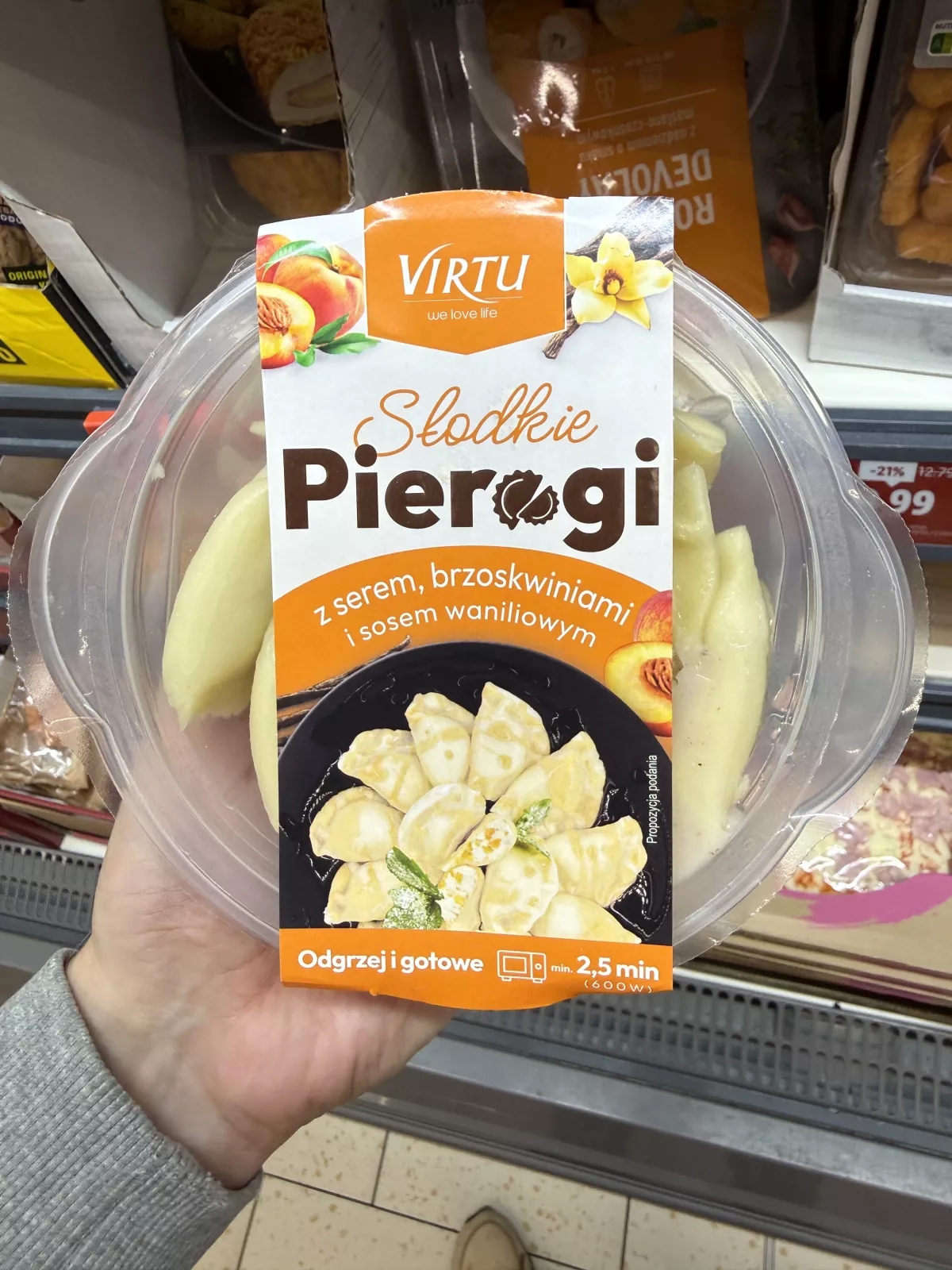 Virtu Słodkie Pierogi z serem, brzoskwiniami i sosem waniliowym | 320g