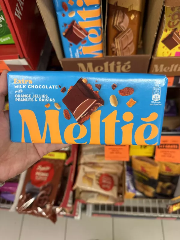 Meltié Chocolatier Extra Milk Chocolate with Orange Jellies, Peanuts & Raisins | 180g