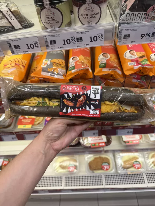 Tomcio Paluch Potwornie dobra bagietka Halloween – pikantny strips, cheddar & sos koktajlowy | 245g