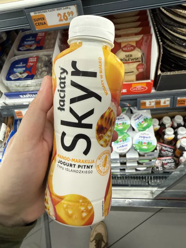 Łaciaty Skyr Jogurt Pitny Mango-Marakuja (Wstrząśnij przed spożyciem) | 360g
