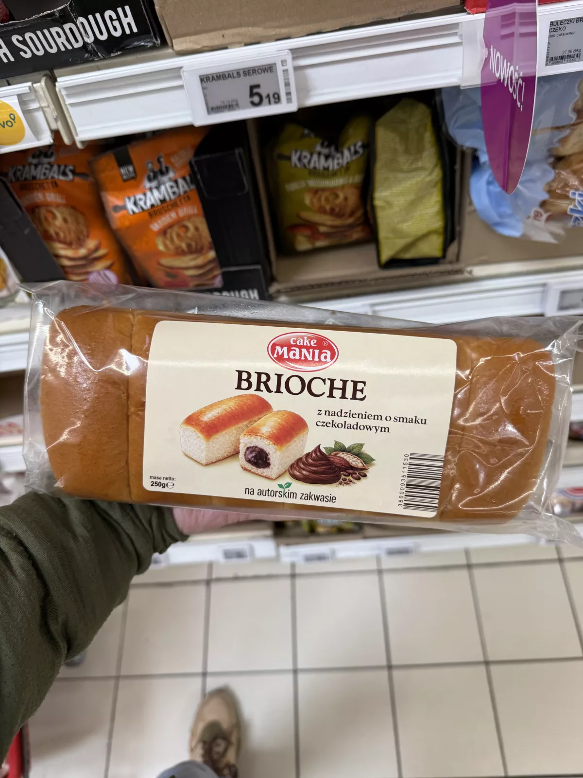 Cake Mania Brioche z nadzieniem o smaku czekoladowym | 250g