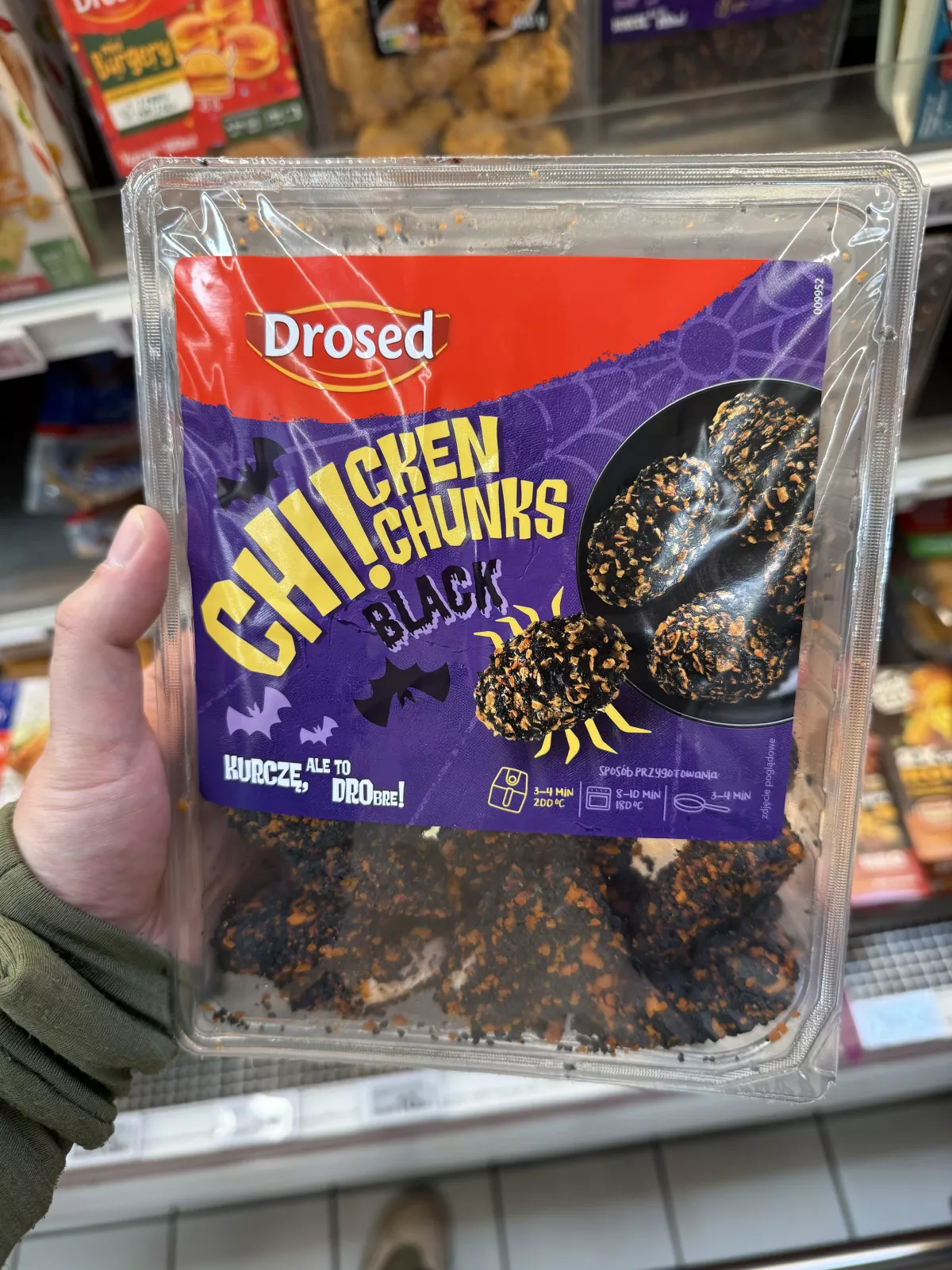 Drosed Chicken Chunks Black / Kawałki z fileta kurczaka w czarnej panierce (Halloween) | 350g