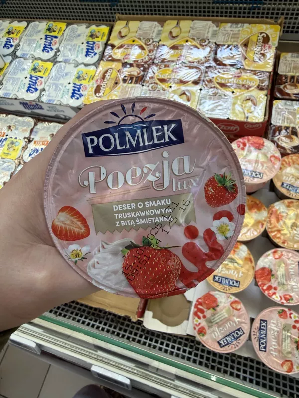Polmlek Poezja Lux Deser o smaku truskawkowym z bitą śmietanką | 180g