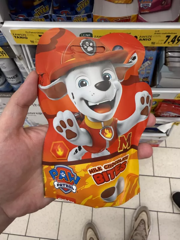Paw Patrol Milk Chocolate Bites / Drażetki z mlecznej czekolady w chrupiącej skorupce (Marshall) | 50g