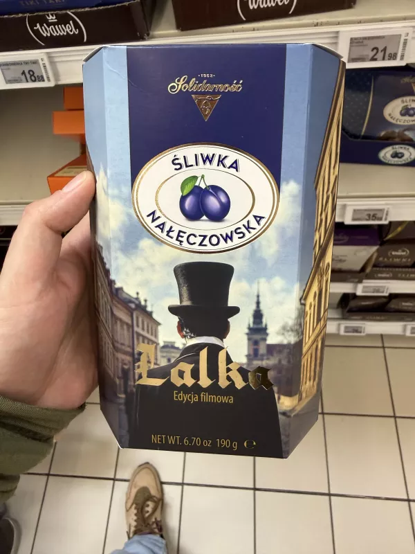 Solidarność Śliwka Nałęczowska w czekoladzie Lalka Edycja filmowa, mężczyzna w cylindrze | 190g