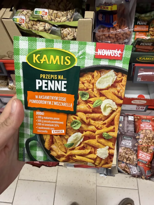 Kamis Przepis na… Penne w aksamitnym sosie pomidorowym z mozzarellą | 35g