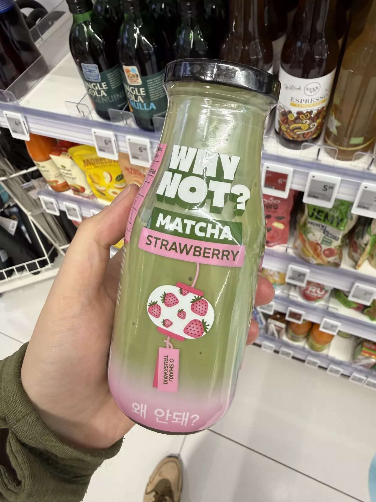 Why Not? Matcha Strawberry napój w stylu matcha latte o smaku truskawkowym | 280ml
