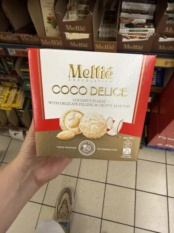Meltié Chocolatier Coco Delice / Coconut Flakes with Delicate Filling & Crusty Almond | 140g