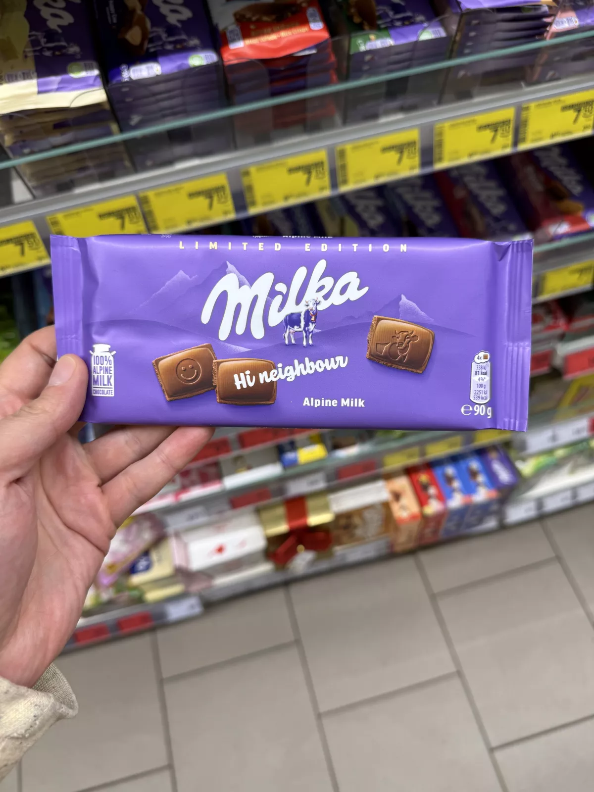 Milka Alpine Milk Hi neighbour (edycja limitowana) | 90g