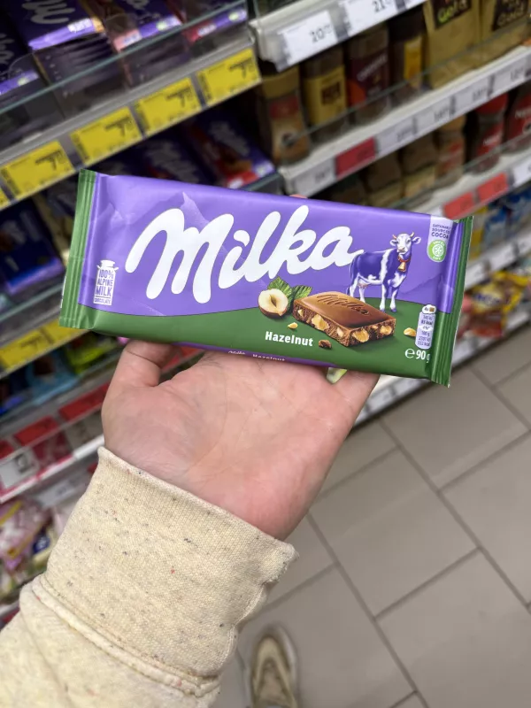 Milka Hazelnut czekolada mleczna z kawałkami orzechów laskowych | 90g