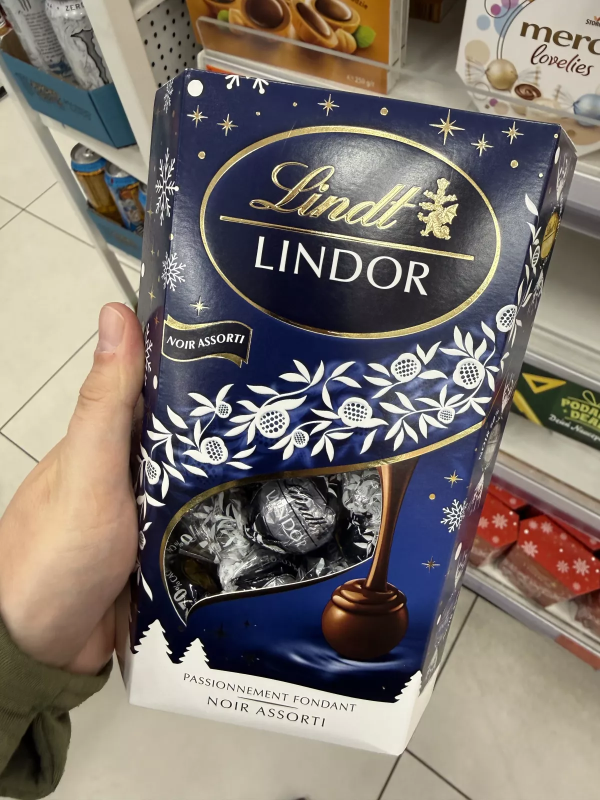 Lindt Lindor Passionnément Fondant Noir Assorti / Asortyment pralinek z ciemnej czekolady | 337g