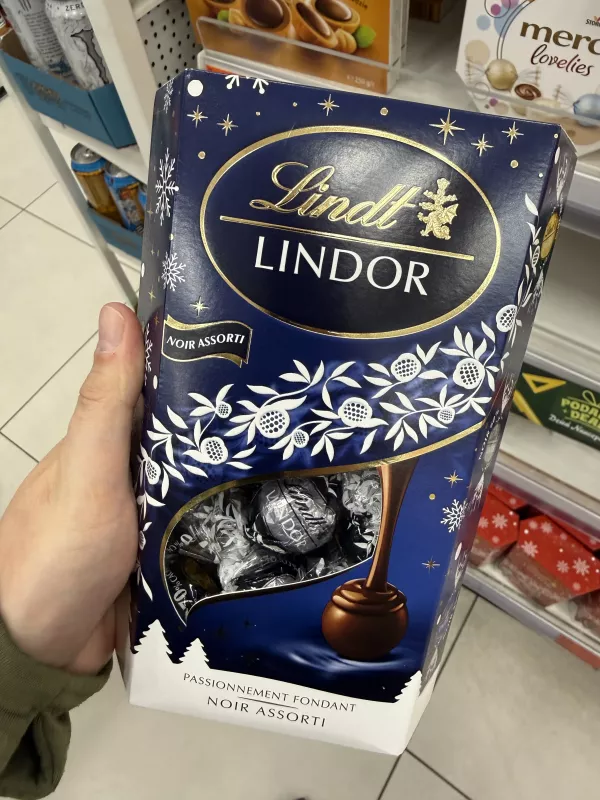Lindt Lindor Passionnément Fondant Noir Assorti / Asortyment pralinek z ciemnej czekolady | 337g