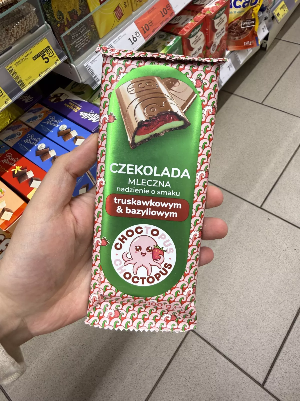 Choctopus czekolada mleczna z nadzieniem o smaku truskawkowym i bazyliowym | 100g