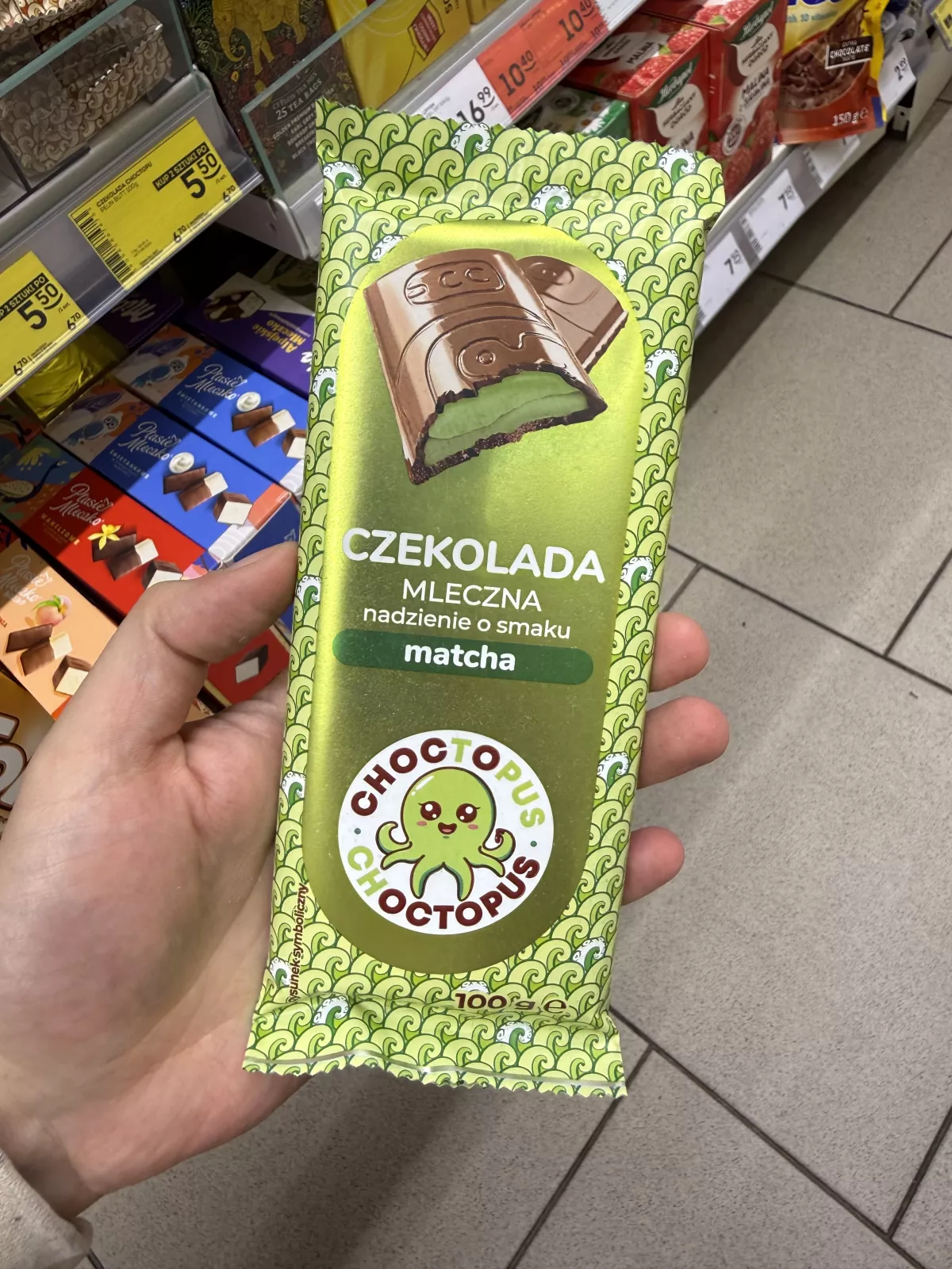 Choctopus czekolada mleczna z nadzieniem o smaku matcha | 100g