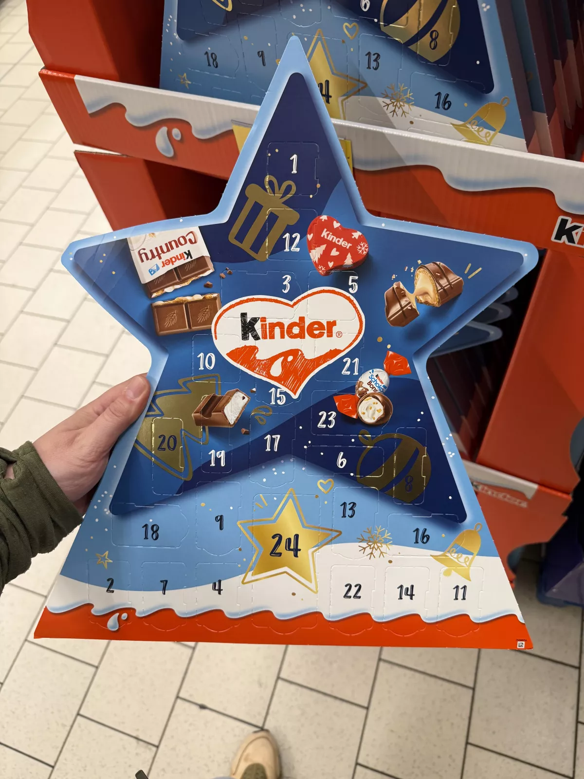 Kinder kalendarz adwentowy w kształcie gwiazdy | 149g