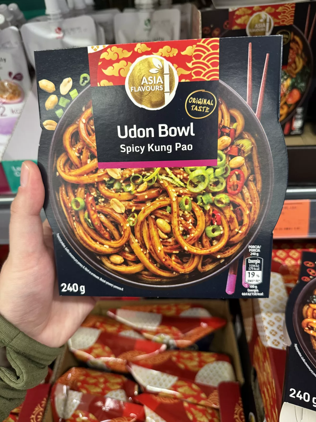 Asia Flavours Udon Bowl Spicy Kung Pao Danie z makaronem pszennym i sosem kung pao | 240g